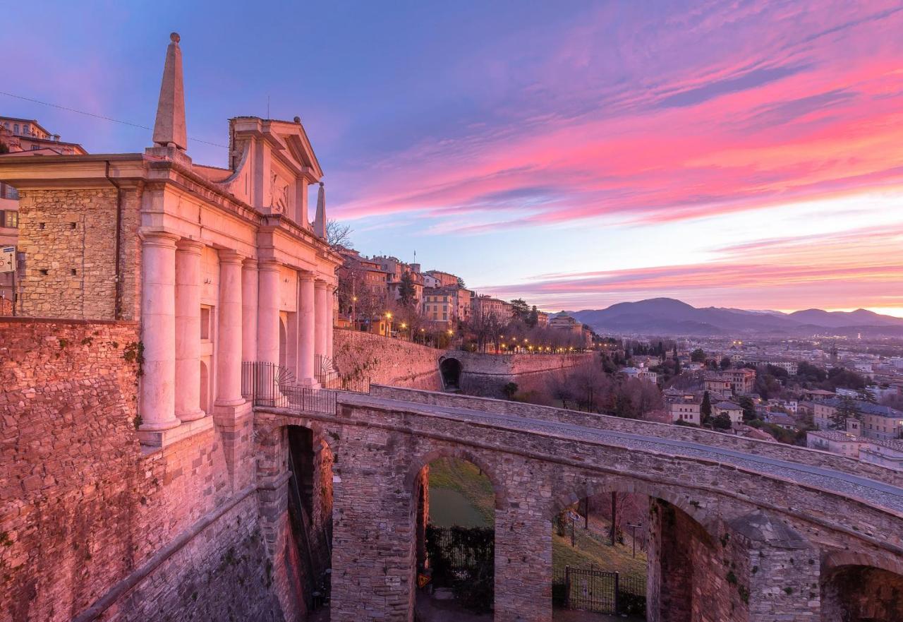 Апартаменти Affittimoderni Bergamo Young Екстер'єр фото